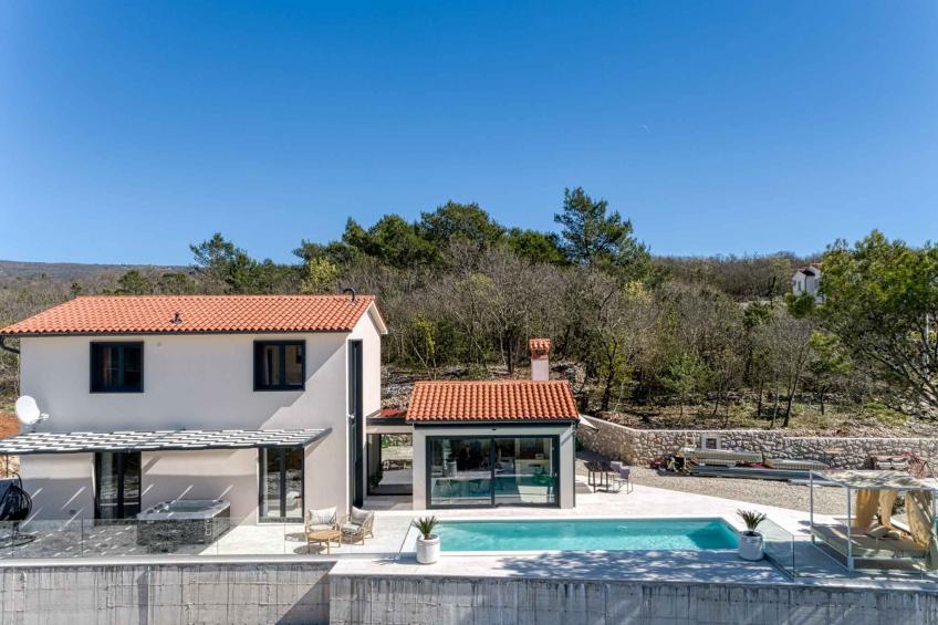 Villa met verwarmd zwembad en jacuzzi - BF-6M3YF - foto 11