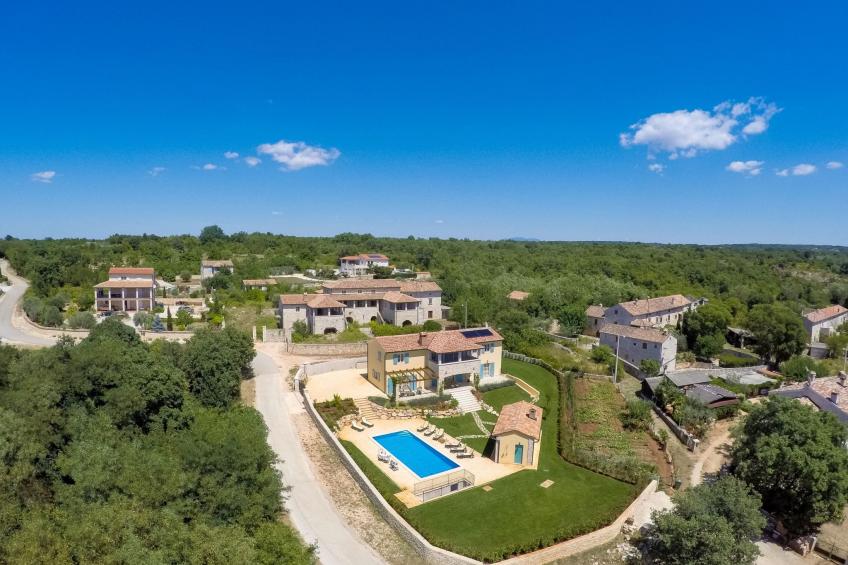 Villa mit Pool, Garten und Sommerküche - foto 55