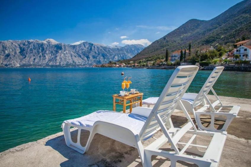 Charming Seaside Escape in Kotor - One Bedroom Apartment with Sea View 1 - foto 25