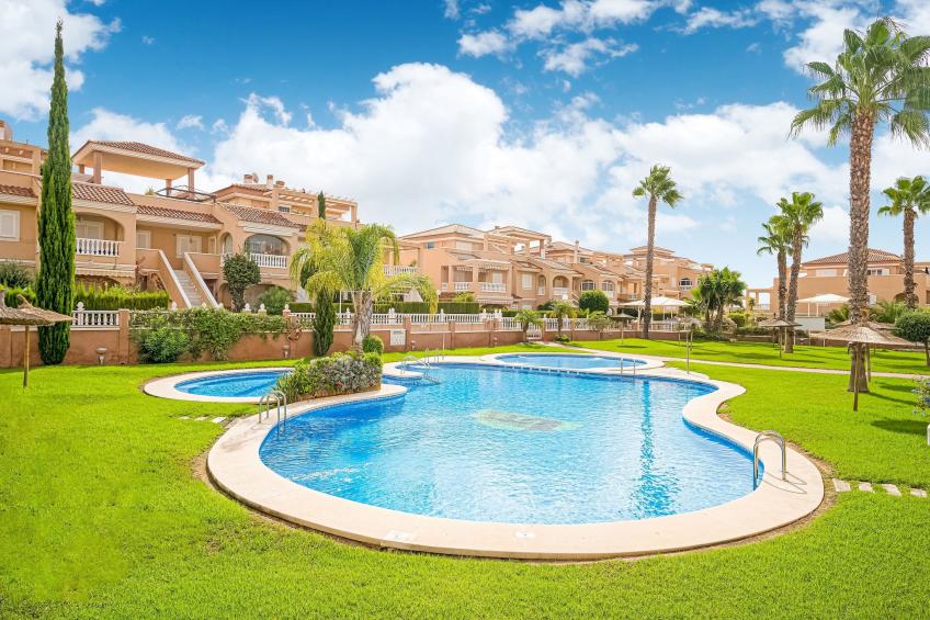 Lovely Bungalow with Swimming pool