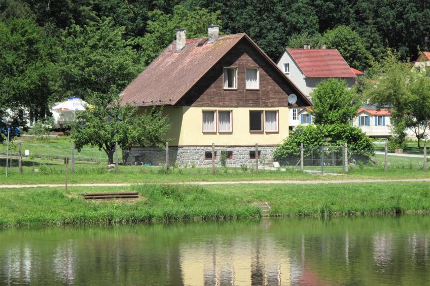 Ferienhaus am Fluss (KNI100)