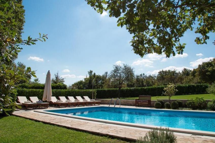 Luxusvilla mit Garten und Pool sowie herrlicher Aussicht - foto 39
