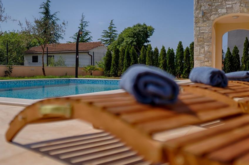 Haus in Pinezići mit privatem Pool - foto 13