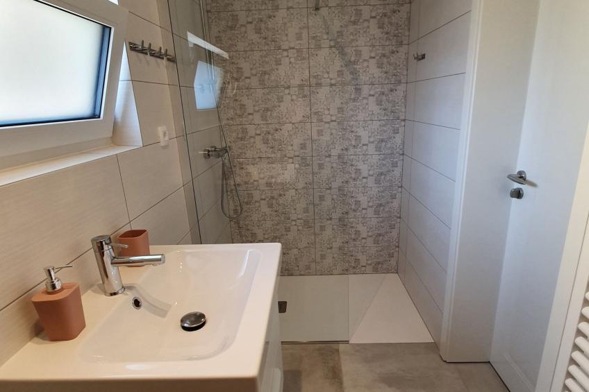 Komen Getaway Holiday Home with Balcony - Four Bedroom Holiday Home with Balcony - foto 12