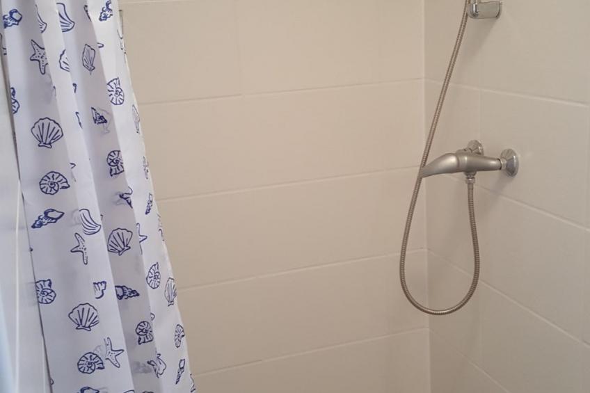 Holz-Bungalow mit Terrasse - foto 9