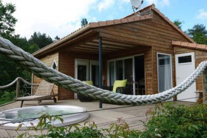 in Vivario mit Terrasse, Garten und Grill