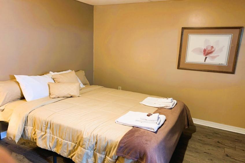 King Bed Riverfront Suite - foto 55