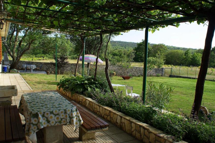 Charmantes Ferienhaus in Bartići mit Terrasse - foto 9