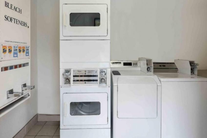 1 King Bed  Micfridge - foto 13