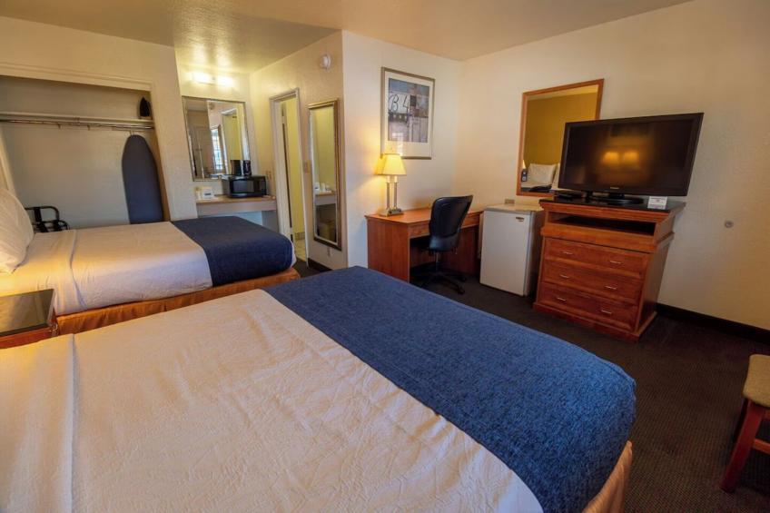 2 Double Beds Non-Smoking - foto 13