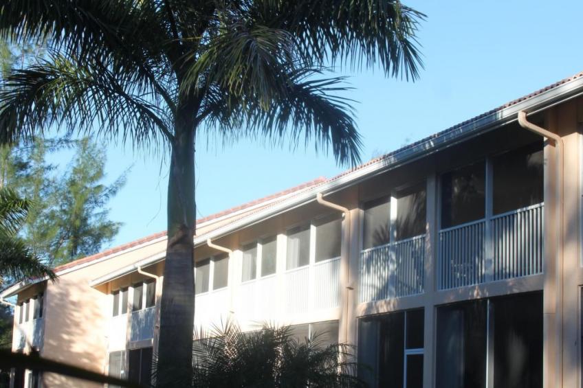 mit großzügigem Swimmingpool - foto 20