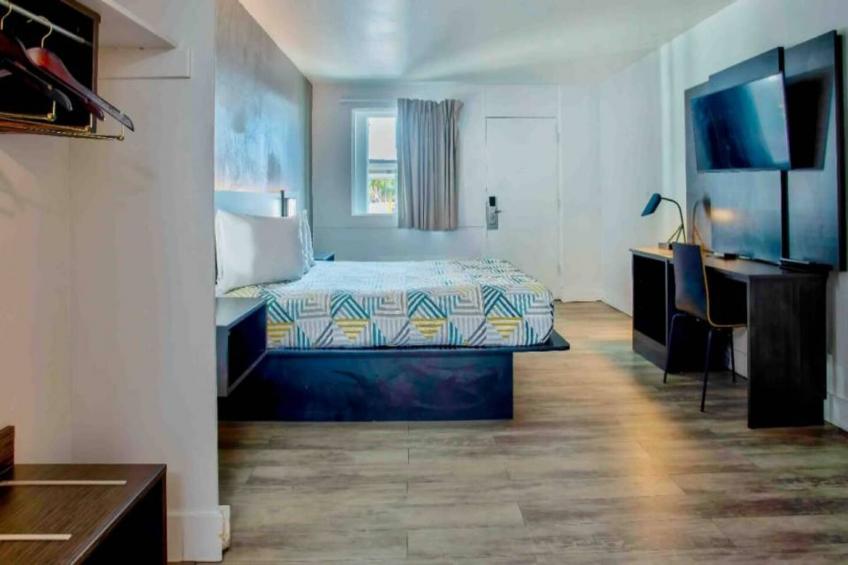 1 Full Bed  Non-Smoking Micfridge - foto 8