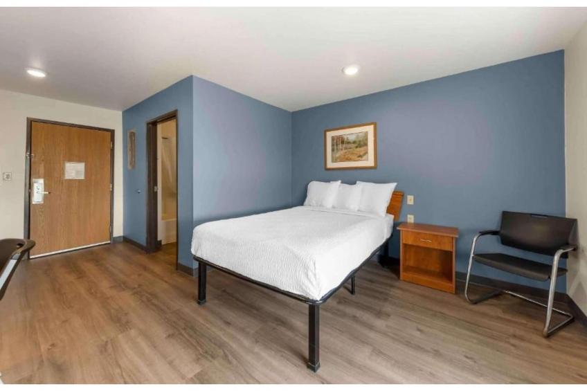 1 Full Bed | ADA\/Tub\/Non-Smoking\/Kitchen - foto 32