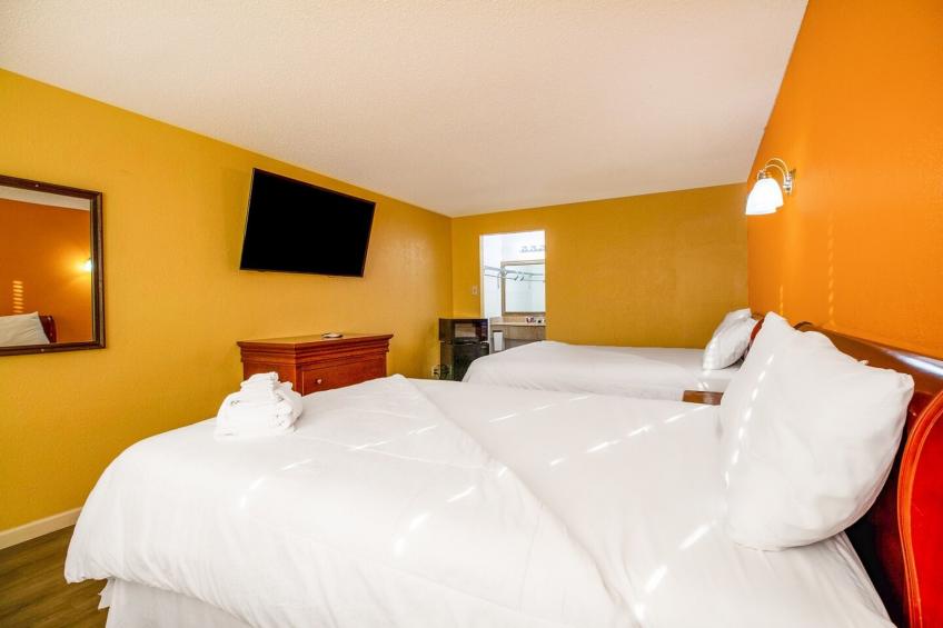 2 Queen Beds Non-Smoking