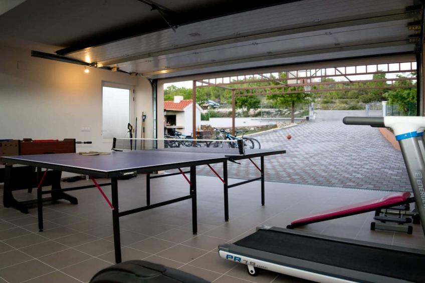 Peaceful Escape with Mountain Views, Heated Pool and Modern Amenities in Radošić - Four Bedroom Villa - foto 14