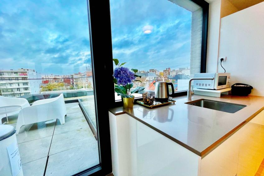 Modern 2BR Penthouse Near Diamond District by OneLuxStay - foto 17