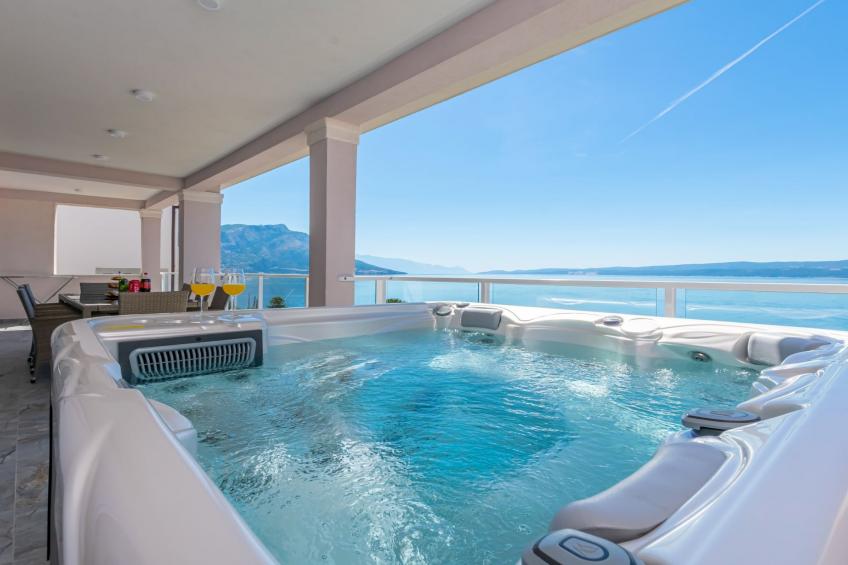 Apartments Hope (Dugi Rat) - Three-Bedroom Apartment with Jacuzzi  (Stanko) - foto 27