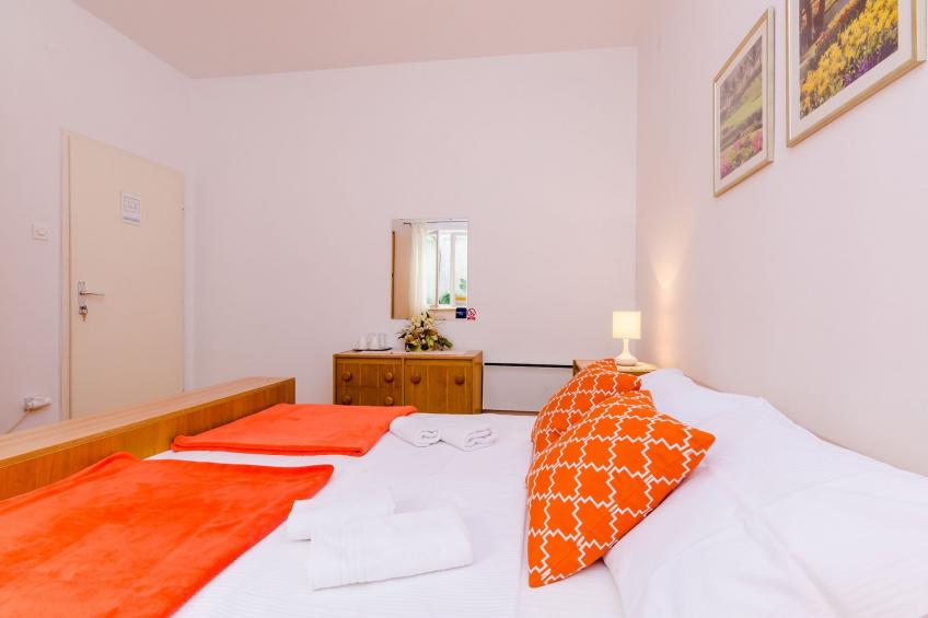 Rooms Batina- Standard Double Room-2 - foto 8