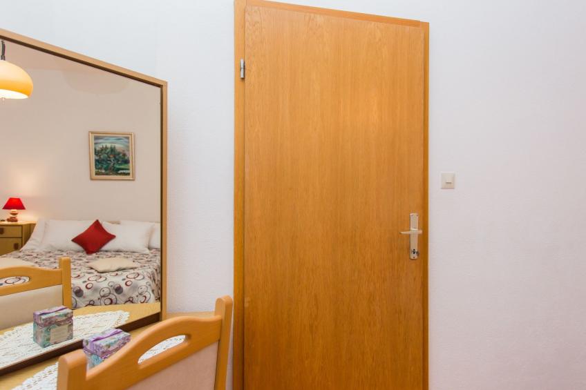 Strandnahe Ferienwohnung Jure mit großer Terrasse - foto 20