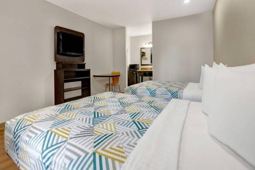 1 King Bed  Non-Smoking Micfridge - foto 22