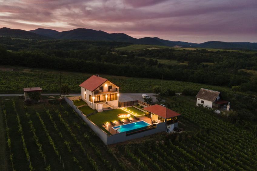 House King`s Hill