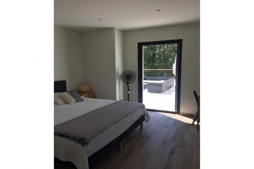 Belle maison avec piscine à débordement chauffée - foto 20