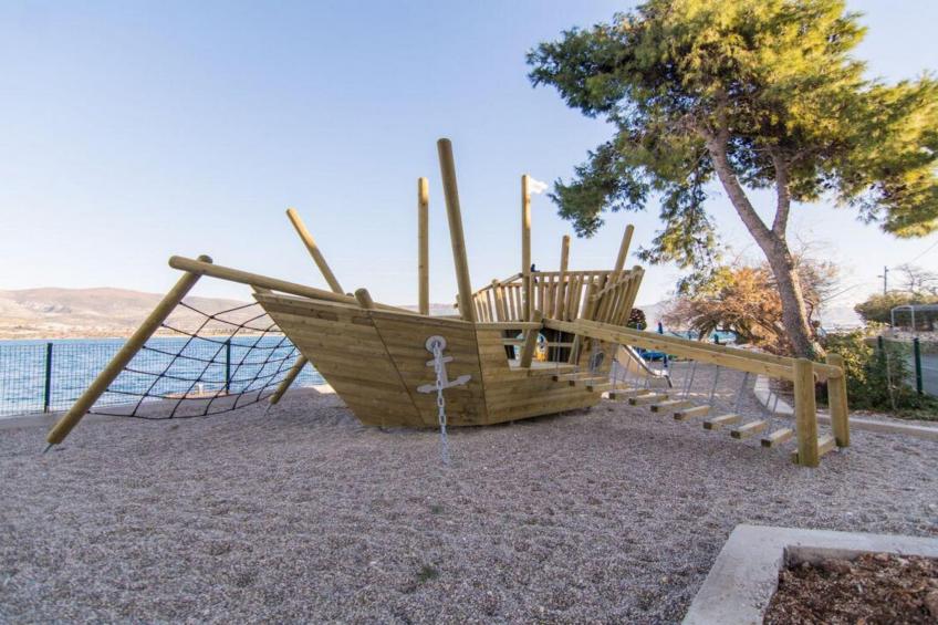 Mastrinka Bright Apartment with Free Parking and Modern Amenities - Two Bedroom Apartment - foto 7