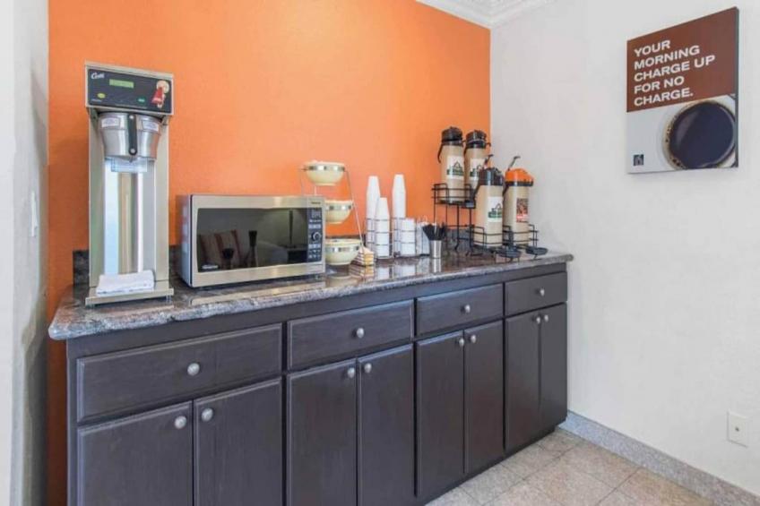 1 King Bed  Non-Smoking - foto 16