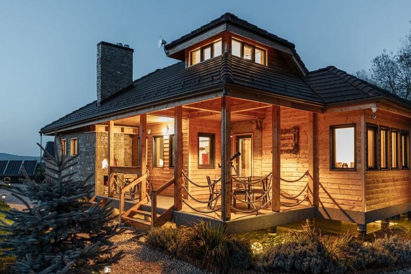 Kleines Haus mit Werkstatt