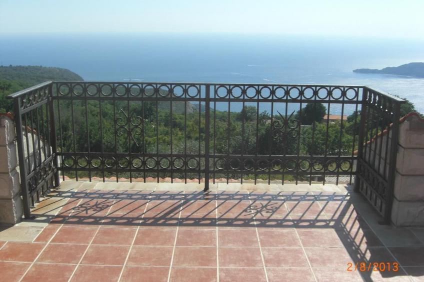 Ferienvilla mit Blick auf das Wasser - foto 18