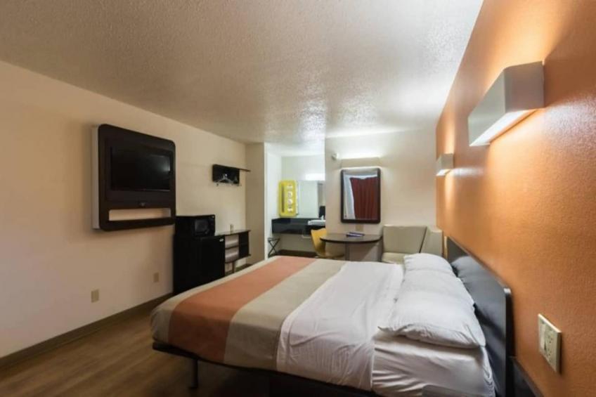 1 King Bed  Non-Smoking - foto 24