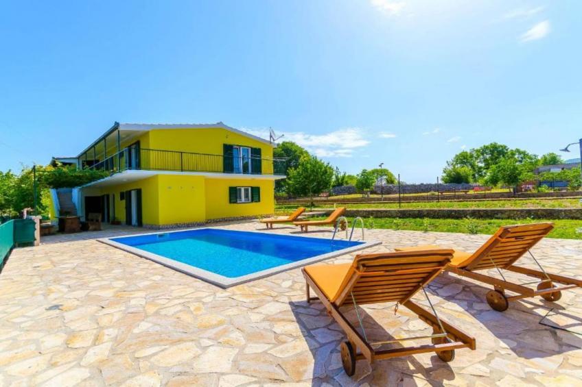 Tranquil Oasis Holiday Home Primorski Dolac with Pool - Three Bedroom Holiday Home with Pool - foto 24