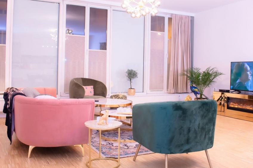 "Chic City Escape 2B"