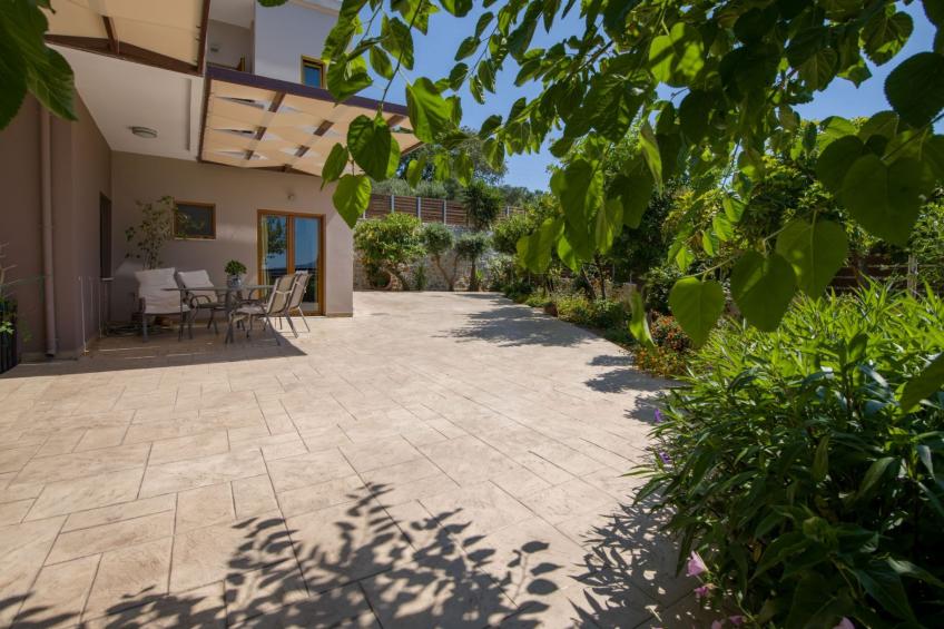 Ferienvilla mit Garten, Grill und Terrasse - foto 26