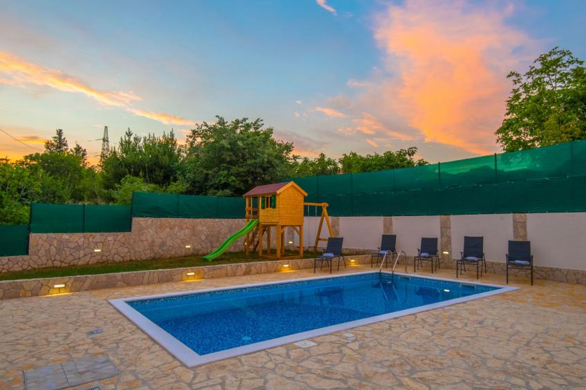 Haus in Grubine mit Außenpool - foto 31