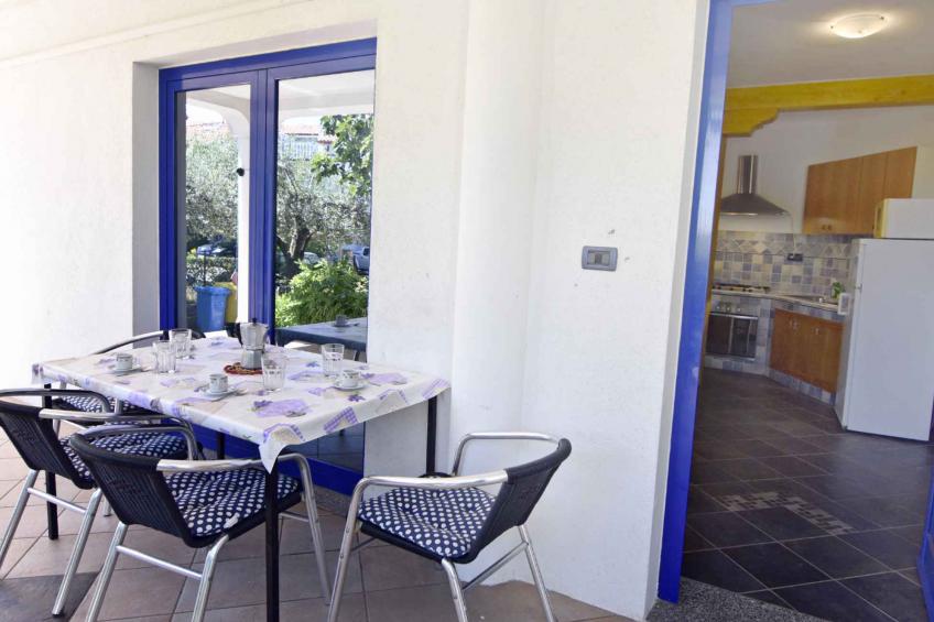 Vakantiewoning met een tuin en een terras, dicht bij de stranden - VW-RHHHT - foto 4