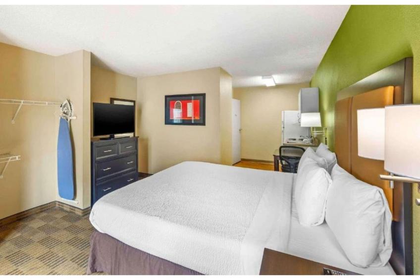 1 King Bed | Mob Acc RI Shwr Ste Nsmk Ktchn - foto 37