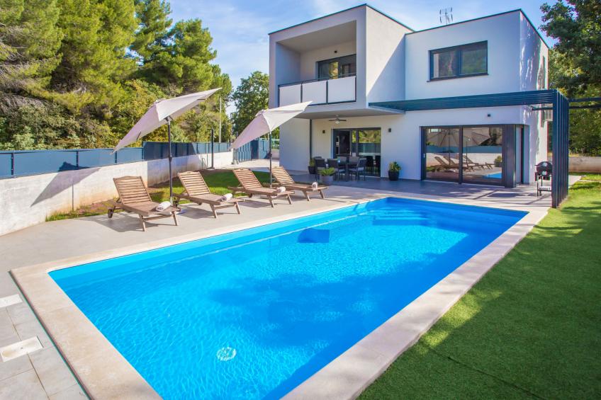 Villa Eva Tar