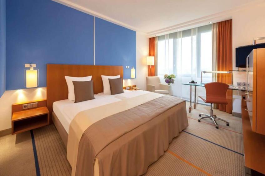 Sunday am Main Taunus Zentrum Frankfurt/Sulzbach Standard suite room - foto 2