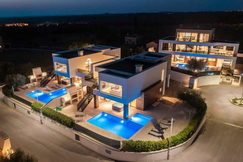 Villa mit Swimmingpool, Whirlpool und Sauna - BF-96KHV - foto 25