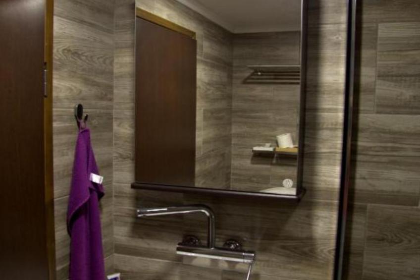 Brezova Poljana Lodge with Sauna and Hot-Tub - Five Bedroom Holiday Home - foto 14