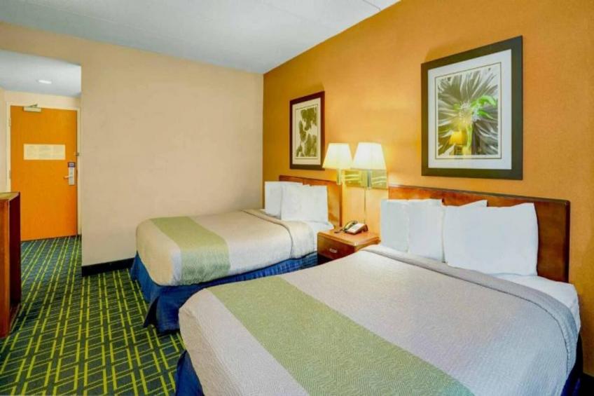 2 FULL BEDS  HEARING ACCESSIBLE NSMK - foto 11