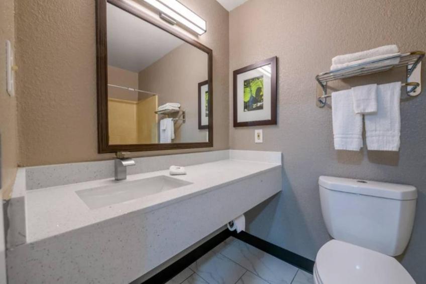 2 Queen Beds  Non-Smoking Kitchen - foto 5