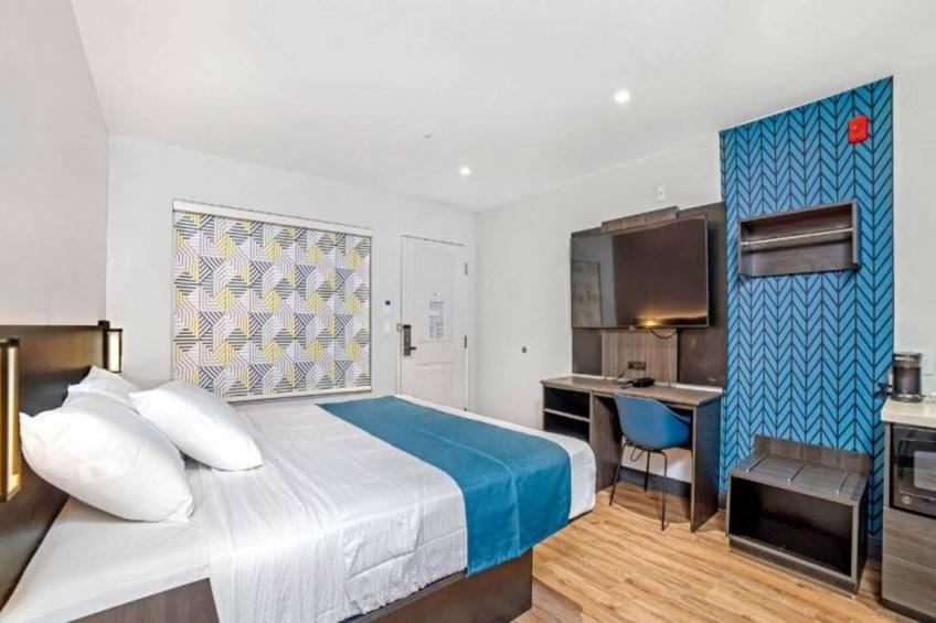 1 King Bed  Non-Smoking Micfridge - foto 7