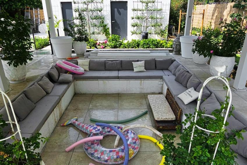 Luxurious large Home, Pool , Garden , Koi Pond - foto 42