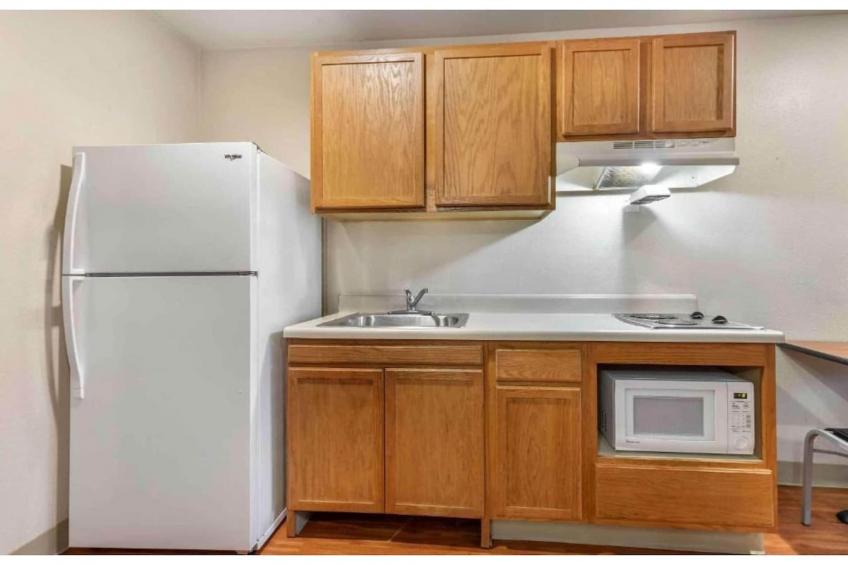 1 Full Bed | Non-Smoking, Kitchen - foto 7