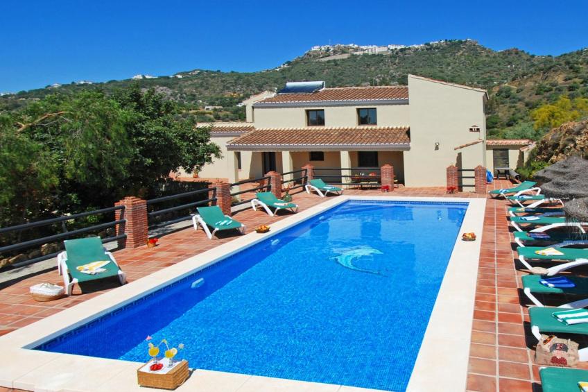 Villa Los Poyatos, beheizter Pool, Wifi, AC,BBQ