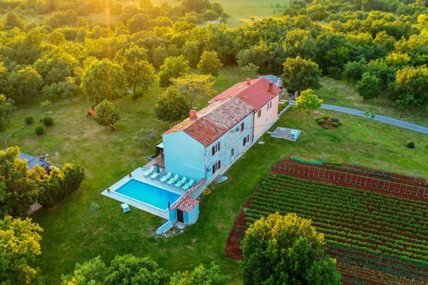 Schönes Haus mit großer grüner Umgebung, Pool - foto 36