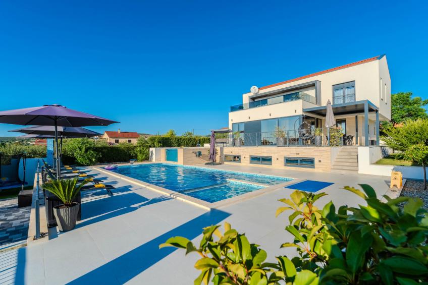 Beautiful villa Lara in Vrana with pool - foto 12