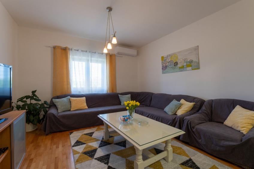 Peaceful and Cozy Holiday Home near Imotski - Two Bedroom Holiday Home - foto 3